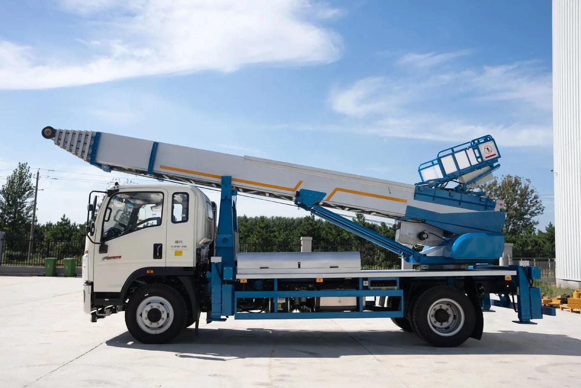 西陵云梯上料车租赁费用