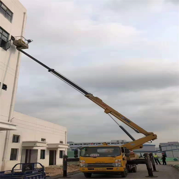 西陵吊车可以用吊笼吊人作业吗